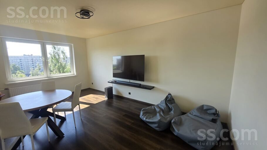 Apartment photo 2
