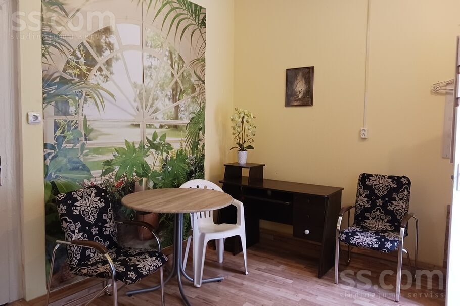 Apartment photo 2