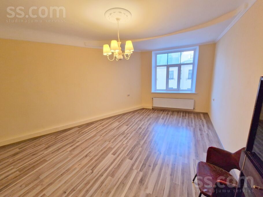 Apartment photo 2