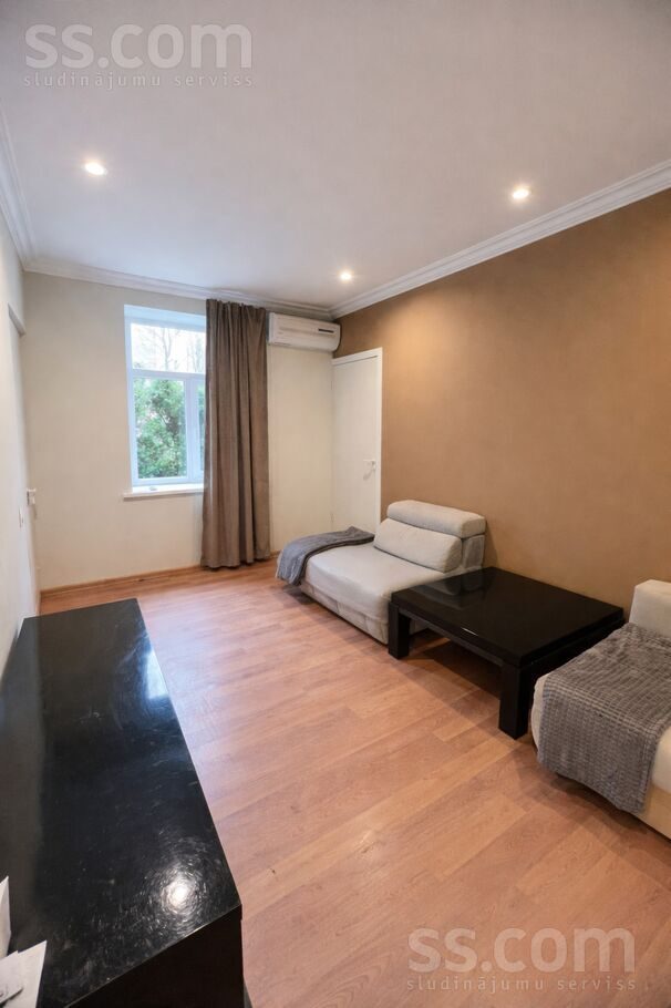 Apartment photo 2