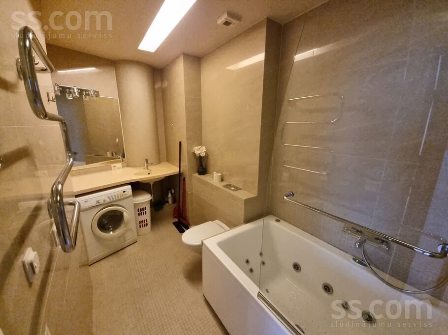 Apartment photo 4