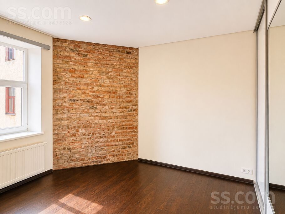Apartment photo 2
