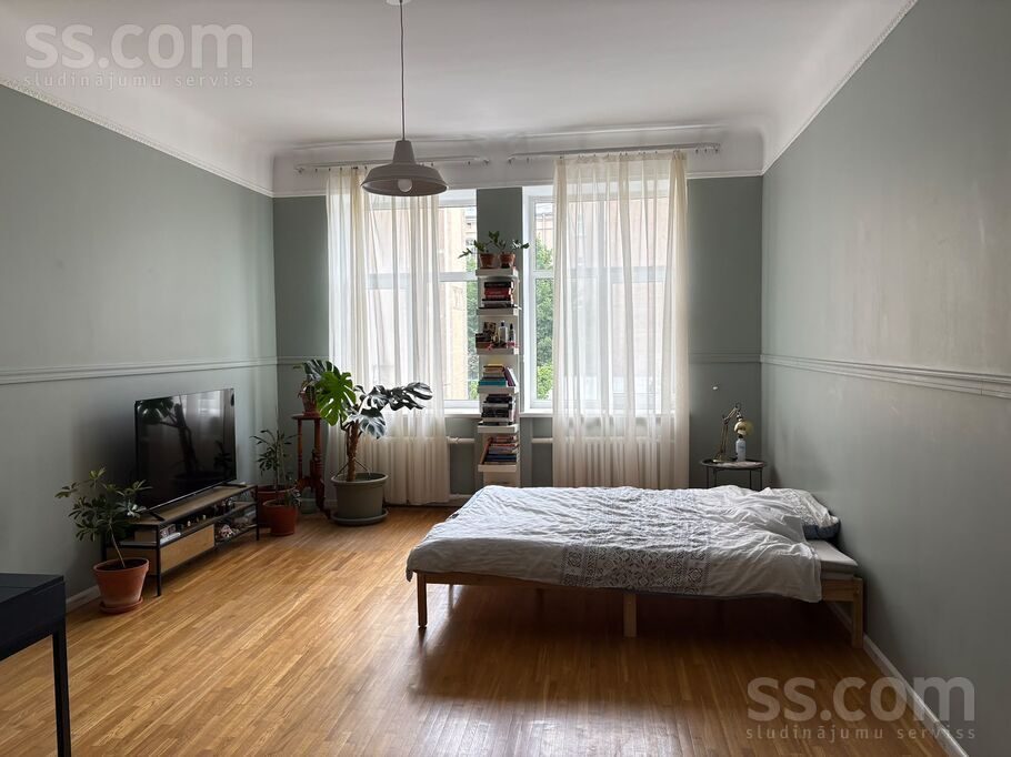 Apartment photo 2