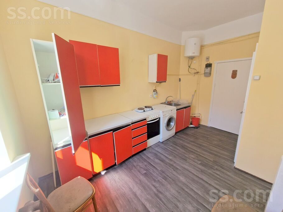 Apartment photo 2