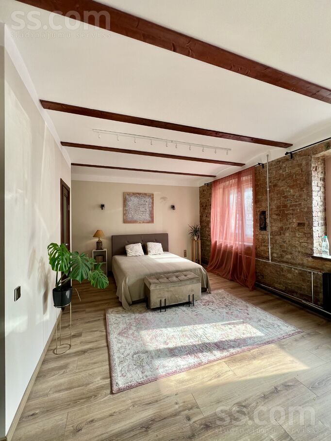 Apartment photo 2