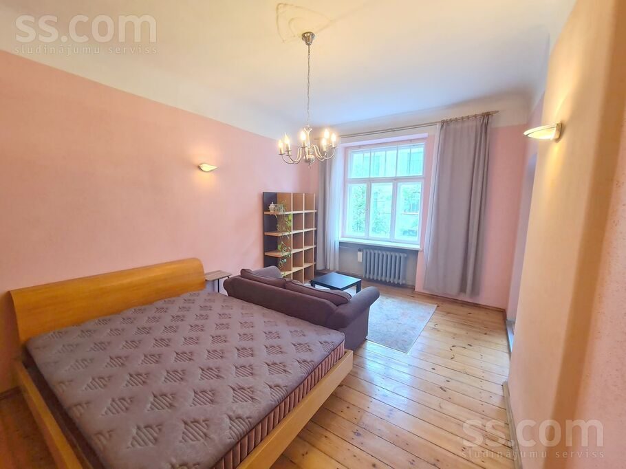 Apartment photo 2