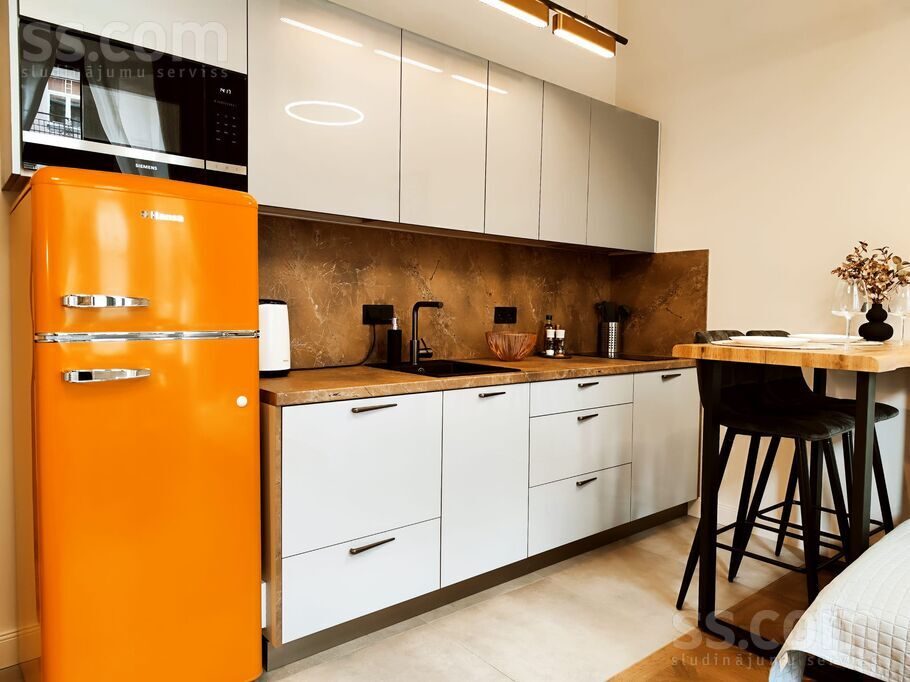 Apartment photo 2