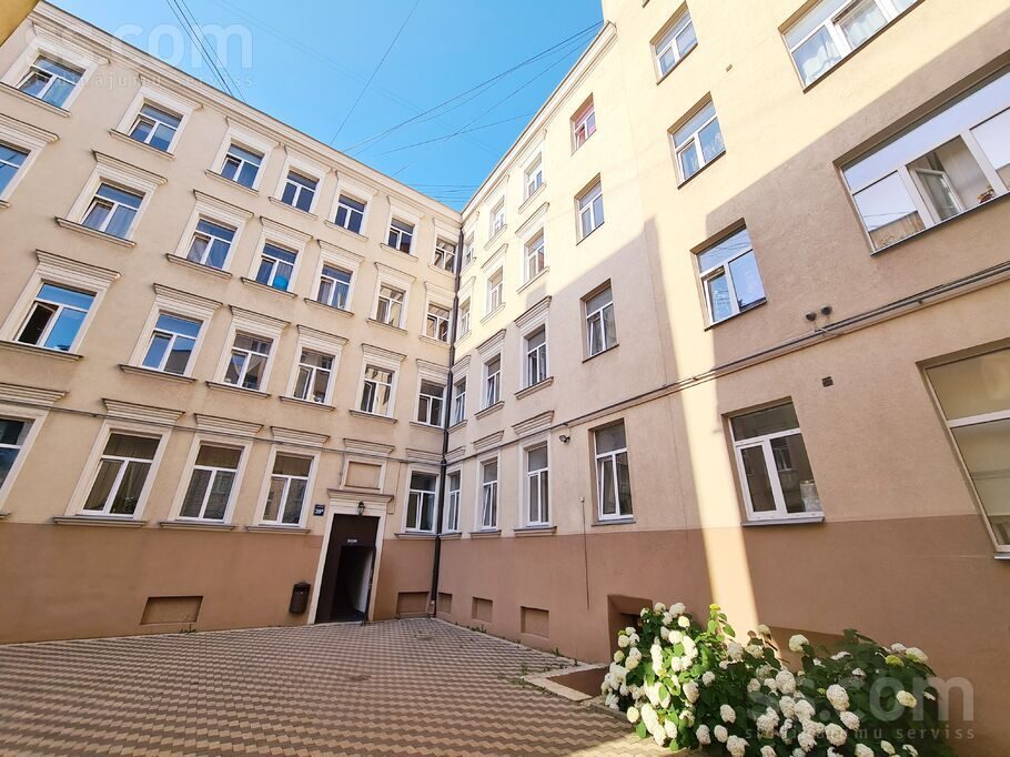 Apartment photo 2