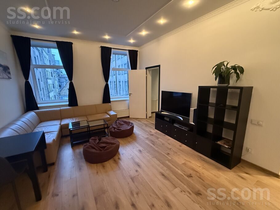 Apartment photo 2