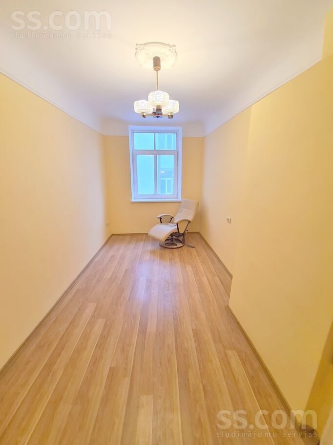 Apartment photo 2
