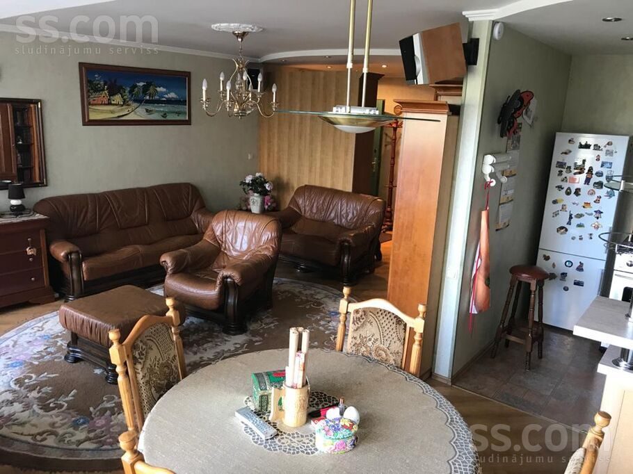 Apartment photo 2