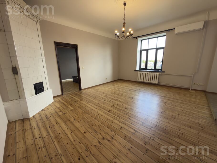 Apartment photo 4